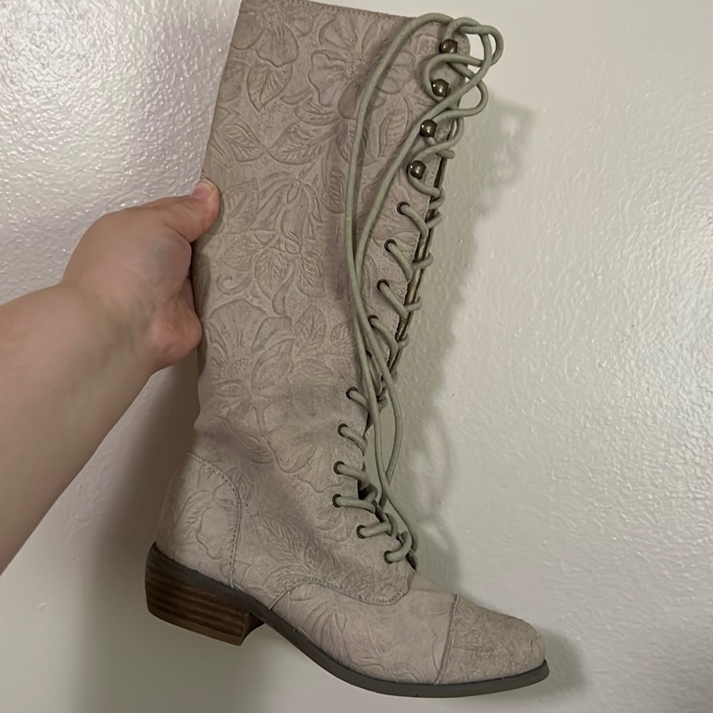 Joyfolie.  use in three occasions.  Size 3 youth.